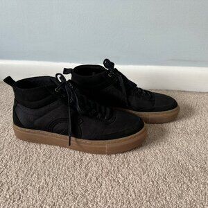 LOCI x Nikki Reed Women’s Vegan Sneaker Size 9